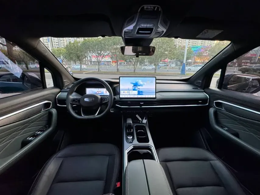 2024 Geely Okavango L 2.0T 218HP L4 7DCT,autocango,china used car exporter,china ev exporter,chinese used car exporter,chinese used ev exporter