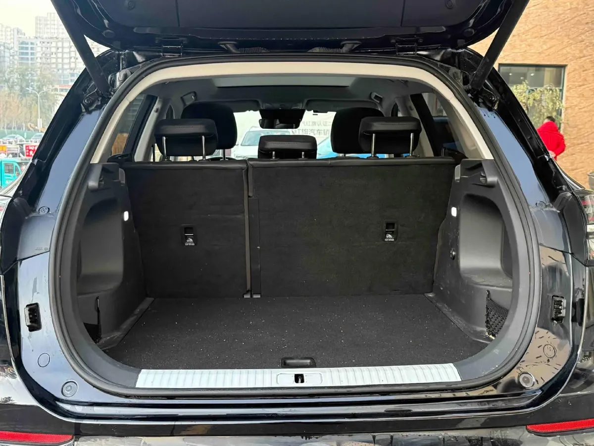 2023 HongQi HS5 2.0T 252HP L4 8AT,autocango,china used car exporter,china ev exporter,chinese used car exporter,chinese used ev exporter