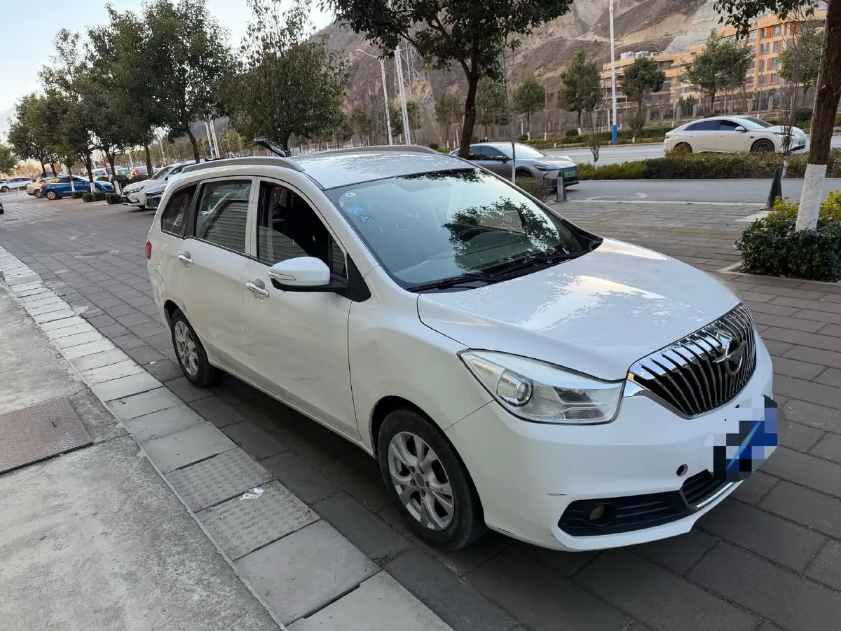 2017 HaiMa Family F7 1.5T 165HP L4 6MT,autocango,china used car exporter,china ev exporter,chinese used car exporter,chinese used ev exporter