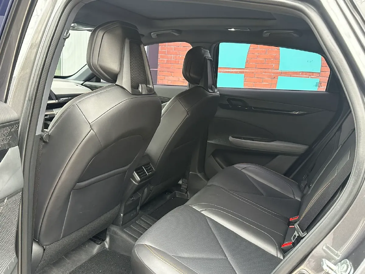 2022 ChangAn UNI-V 1.5T 188HP L4 7DCT,autocango,china used car exporter,china ev exporter,chinese used car exporter,chinese used ev exporter