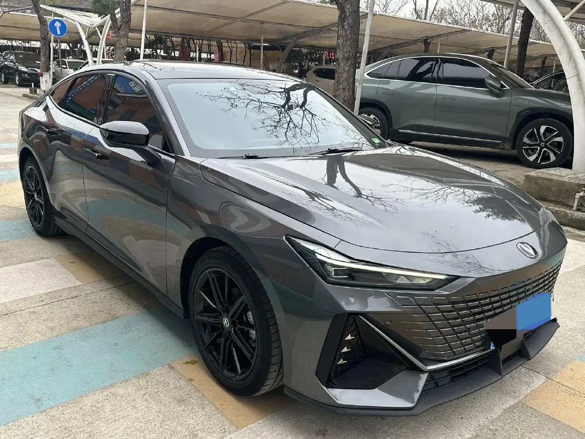 2022 ChangAn UNI-V 1.5T 188HP L4 7DCT,autocango,china used car exporter,china ev exporter,chinese used car exporter,chinese used ev exporter