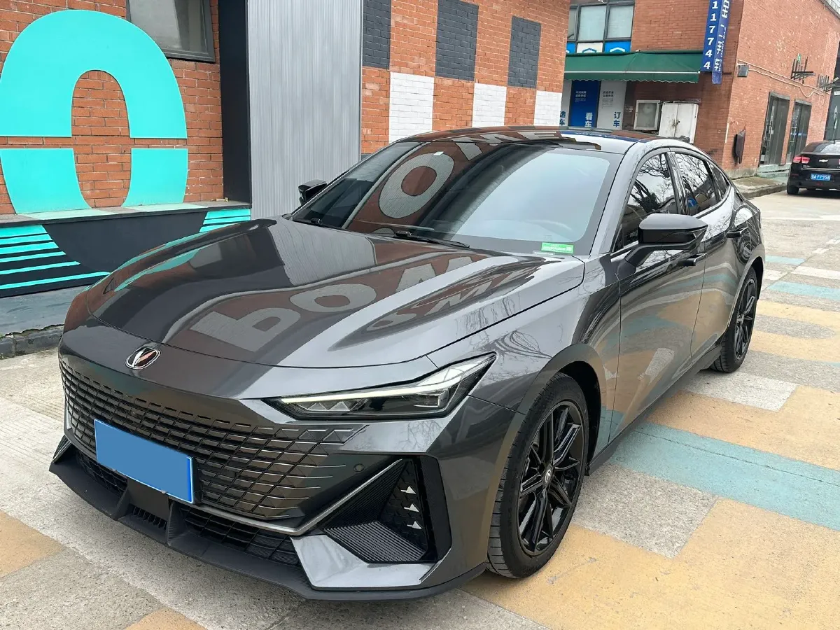 2022 ChangAn UNI-V 1.5T 188HP L4 7DCT,autocango,china used car exporter,china ev exporter,chinese used car exporter,chinese used ev exporter