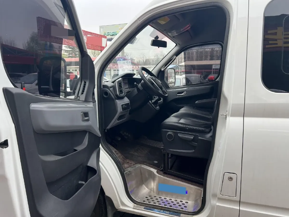 2023 MAXUS Interstellar 2.0T 143HP L4 6MT,autocango,china used car exporter,china ev exporter,chinese used car exporter,chinese used ev exporter