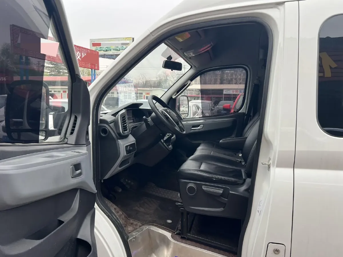 2023 MAXUS Interstellar 2.0T 143HP L4 6MT,autocango,china used car exporter,china ev exporter,chinese used car exporter,chinese used ev exporter