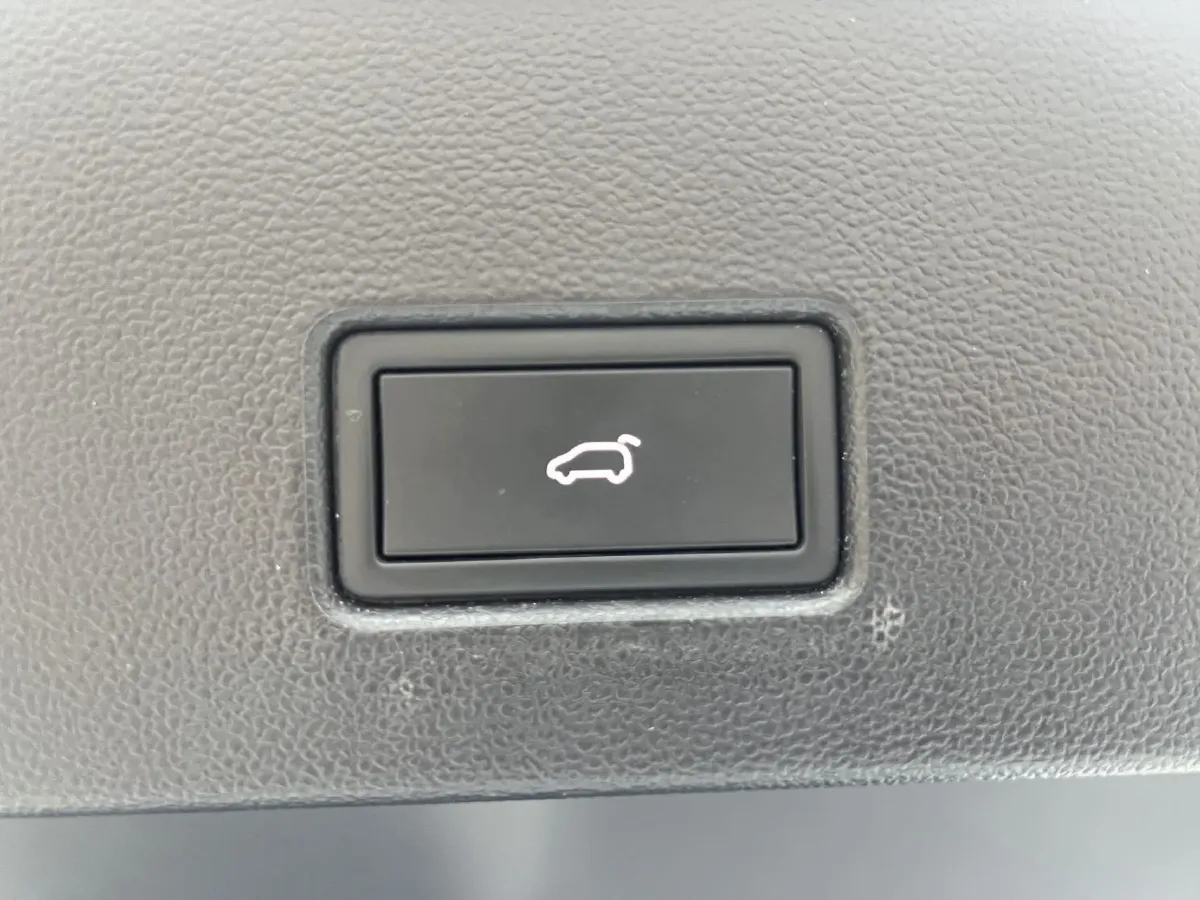 2021 Volkswagen T-Roc 1.4T 150HP L4 7DCT,autocango,china used car exporter,china ev exporter,chinese used car exporter,chinese used ev exporter