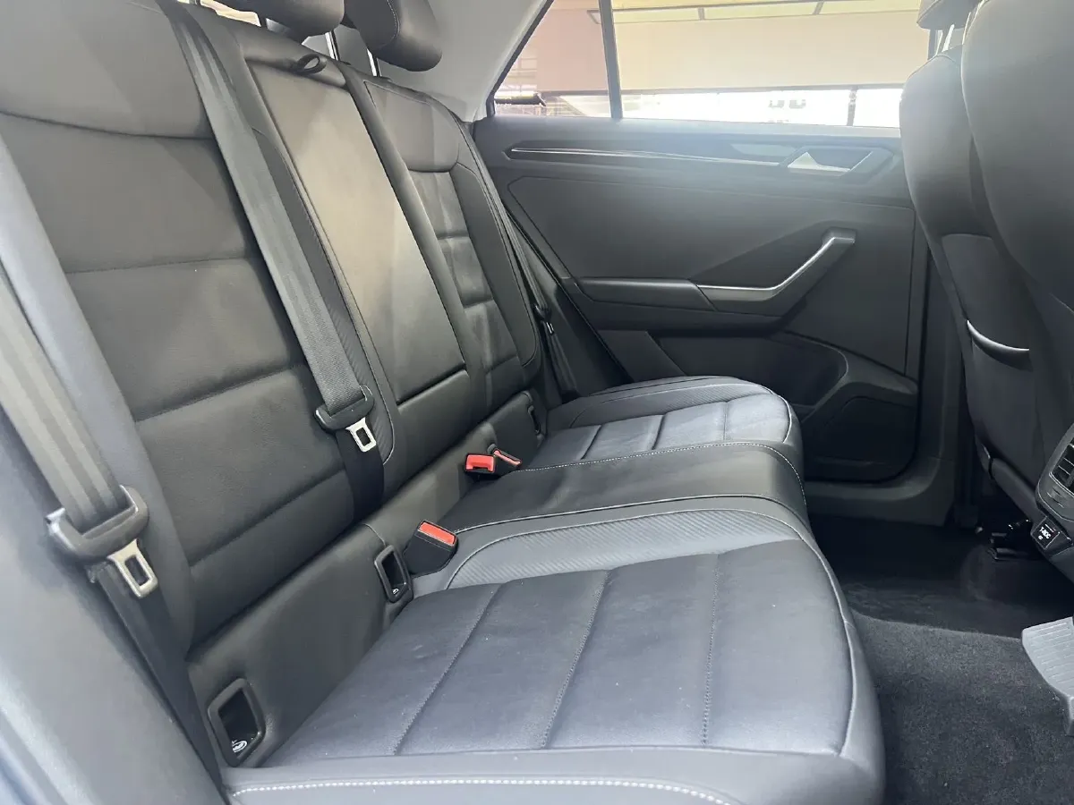 2021 Volkswagen T-Roc 1.4T 150HP L4 7DCT,autocango,china used car exporter,china ev exporter,chinese used car exporter,chinese used ev exporter