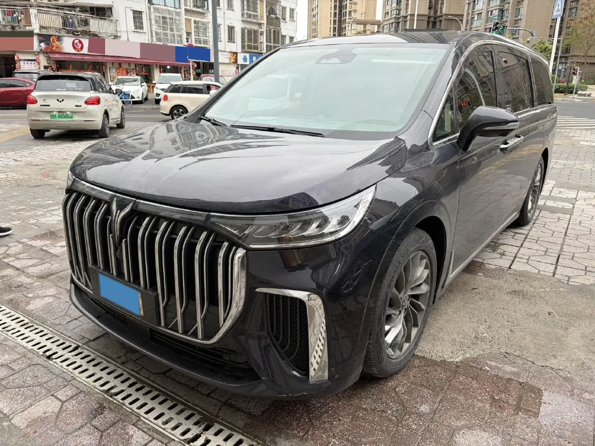 2022 Voyah Dream 1.5T 136HP L4 PHEV 25.57KWH,autocango,china used car exporter,china ev exporter,chinese used car exporter,chinese used ev exporter
