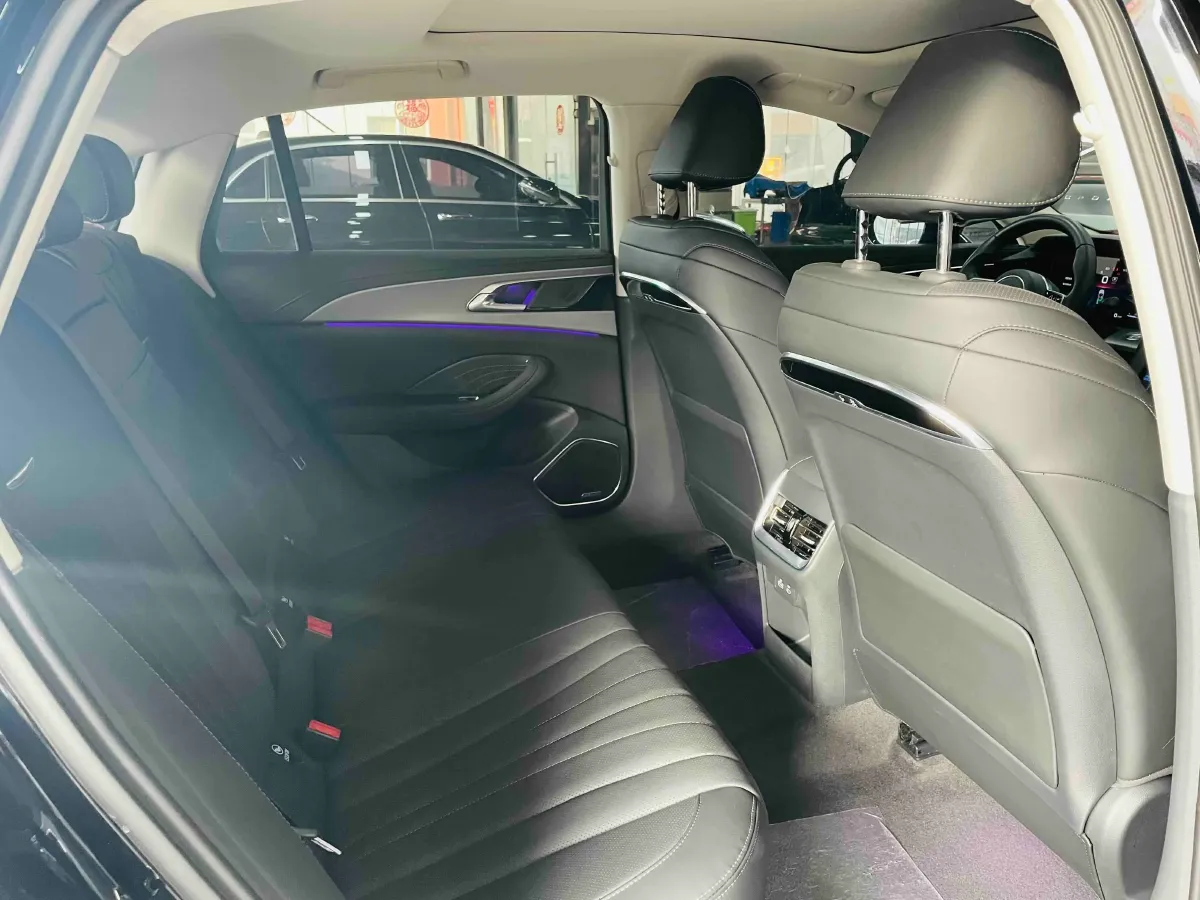 2023 HongQi H5 2.0T 224HP L4 8AT,autocango,china used car exporter,china ev exporter,chinese used car exporter,chinese used ev exporter