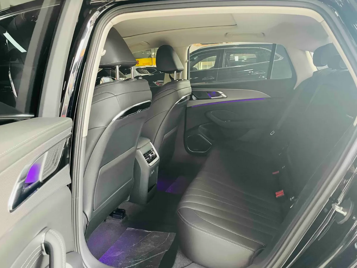 2023 HongQi H5 2.0T 224HP L4 8AT,autocango,china used car exporter,china ev exporter,chinese used car exporter,chinese used ev exporter