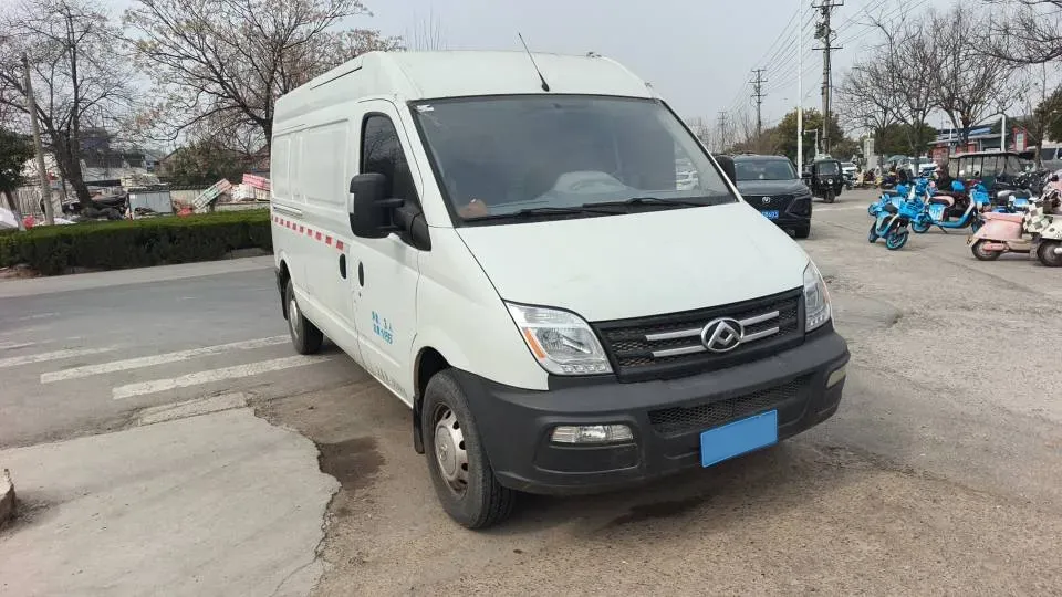 2019 MAXUS XinTu V80 2.0T 139HP L4 6MT,autocango,china used car exporter,china ev exporter,chinese used car exporter,chinese used ev exporter