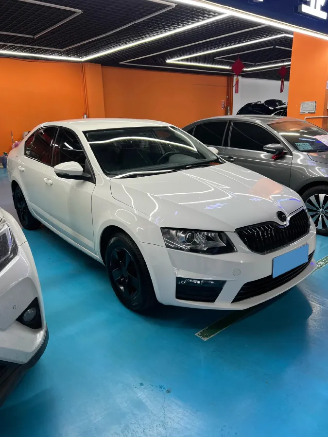 2017 Skoda Octavia 1.6L 110HP L4 6AT,autocango,china used car exporter,china ev exporter,chinese used car exporter,chinese used ev exporter