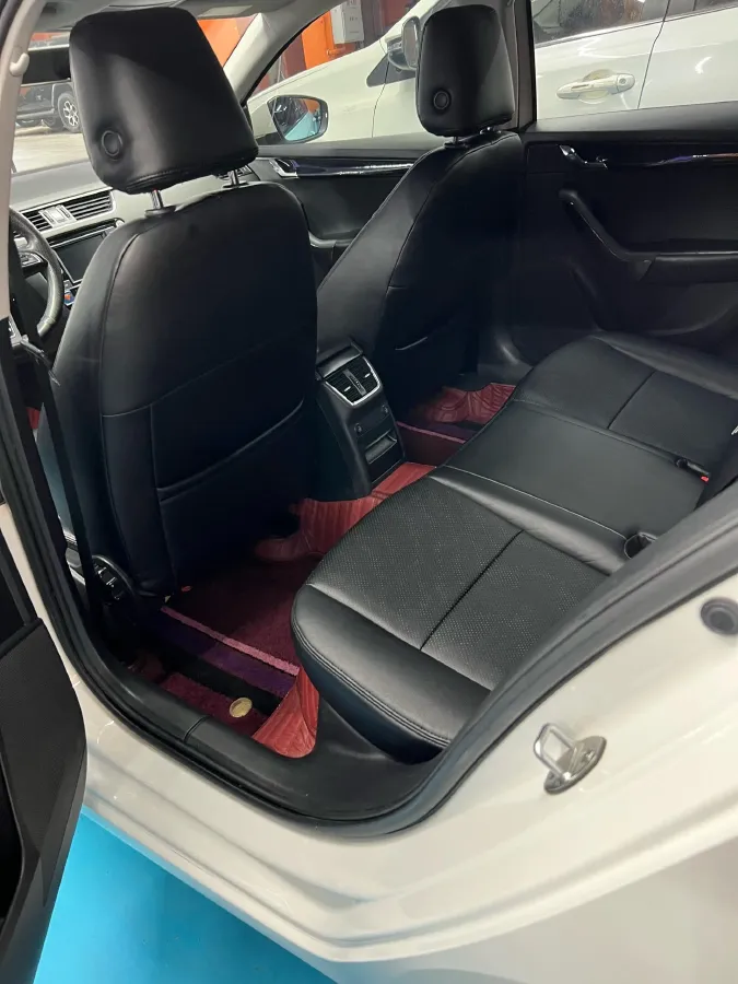 2017 Skoda Octavia 1.6L 110HP L4 6AT,autocango,china used car exporter,china ev exporter,chinese used car exporter,chinese used ev exporter