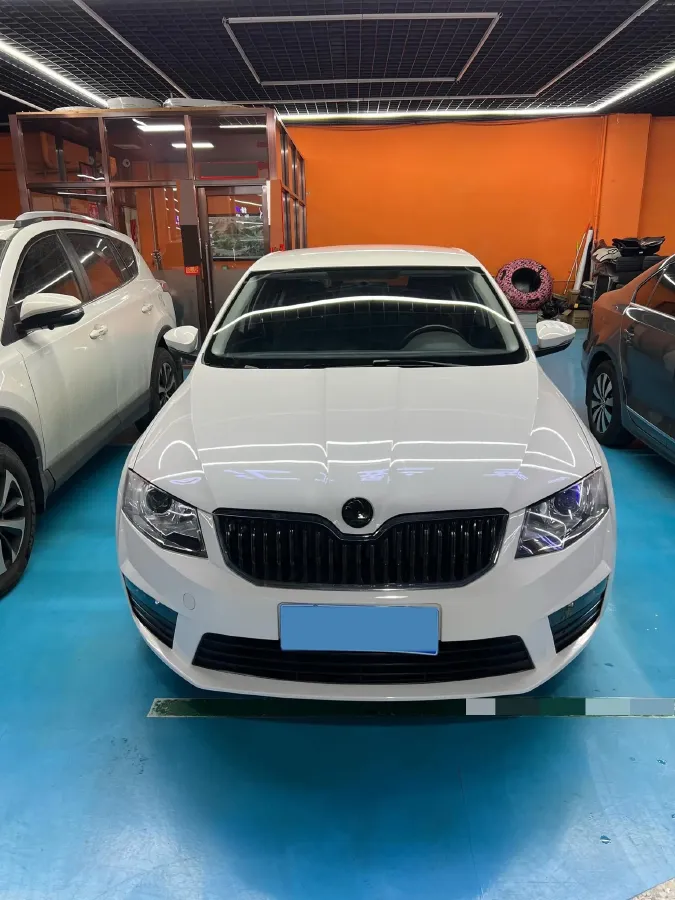 2017 Skoda Octavia 1.6L 110HP L4 6AT,autocango,china used car exporter,china ev exporter,chinese used car exporter,chinese used ev exporter