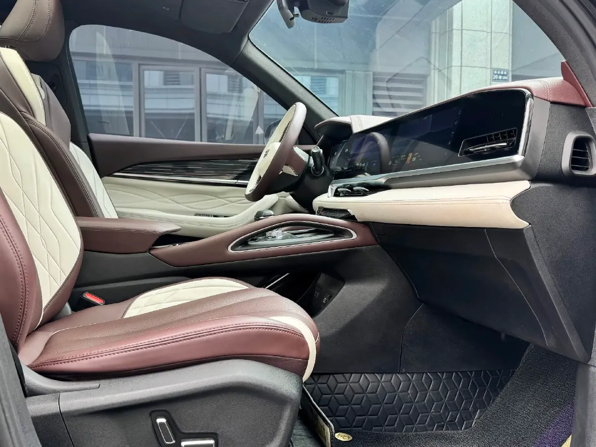 2021 Geely Monjaro 2.0T 218HP L4 7DCT,autocango,china used car exporter,china ev exporter,chinese used car exporter,chinese used ev exporter