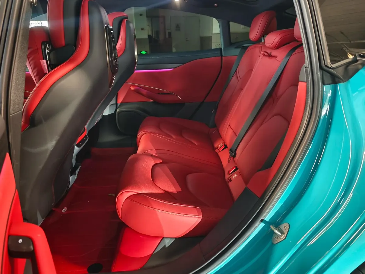 2024 MI SU7 BEV 73.6KWH,autocango,china used car exporter,china ev exporter,chinese used car exporter,chinese used ev exporter