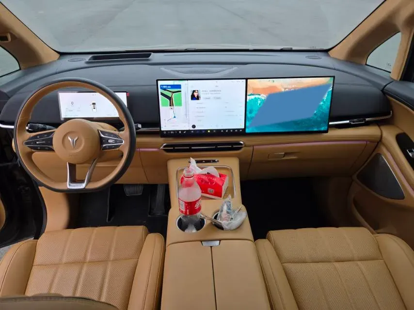 2025 Voyah Dream 1.5T 150HP L4 PHEV 41.7KWH,autocango,china used car exporter,china ev exporter,chinese used car exporter,chinese used ev exporter