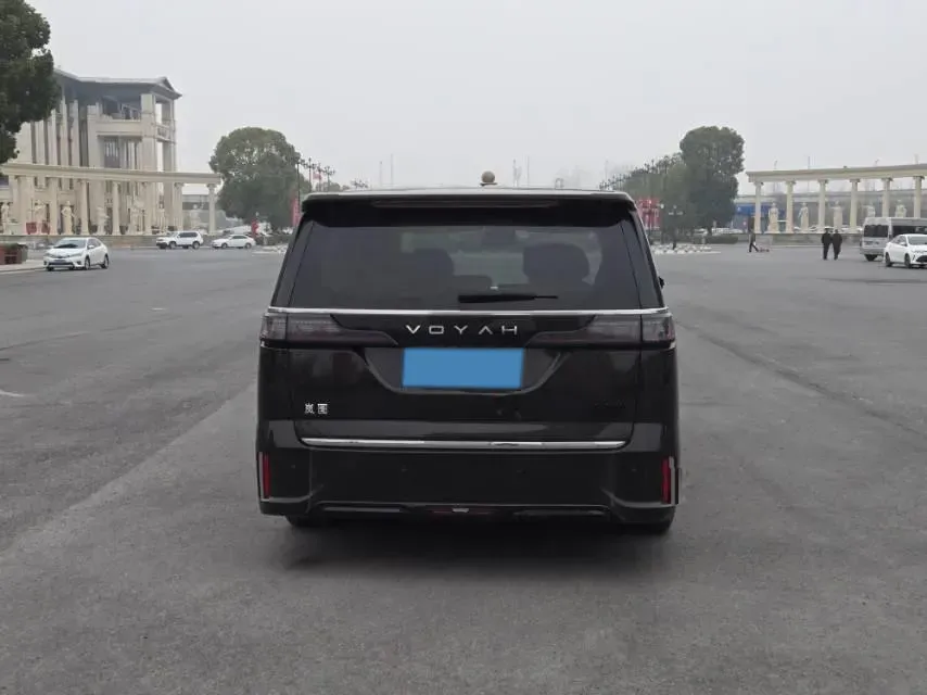 2025 Voyah Dream 1.5T 150HP L4 PHEV 41.7KWH,autocango,china used car exporter,china ev exporter,chinese used car exporter,chinese used ev exporter