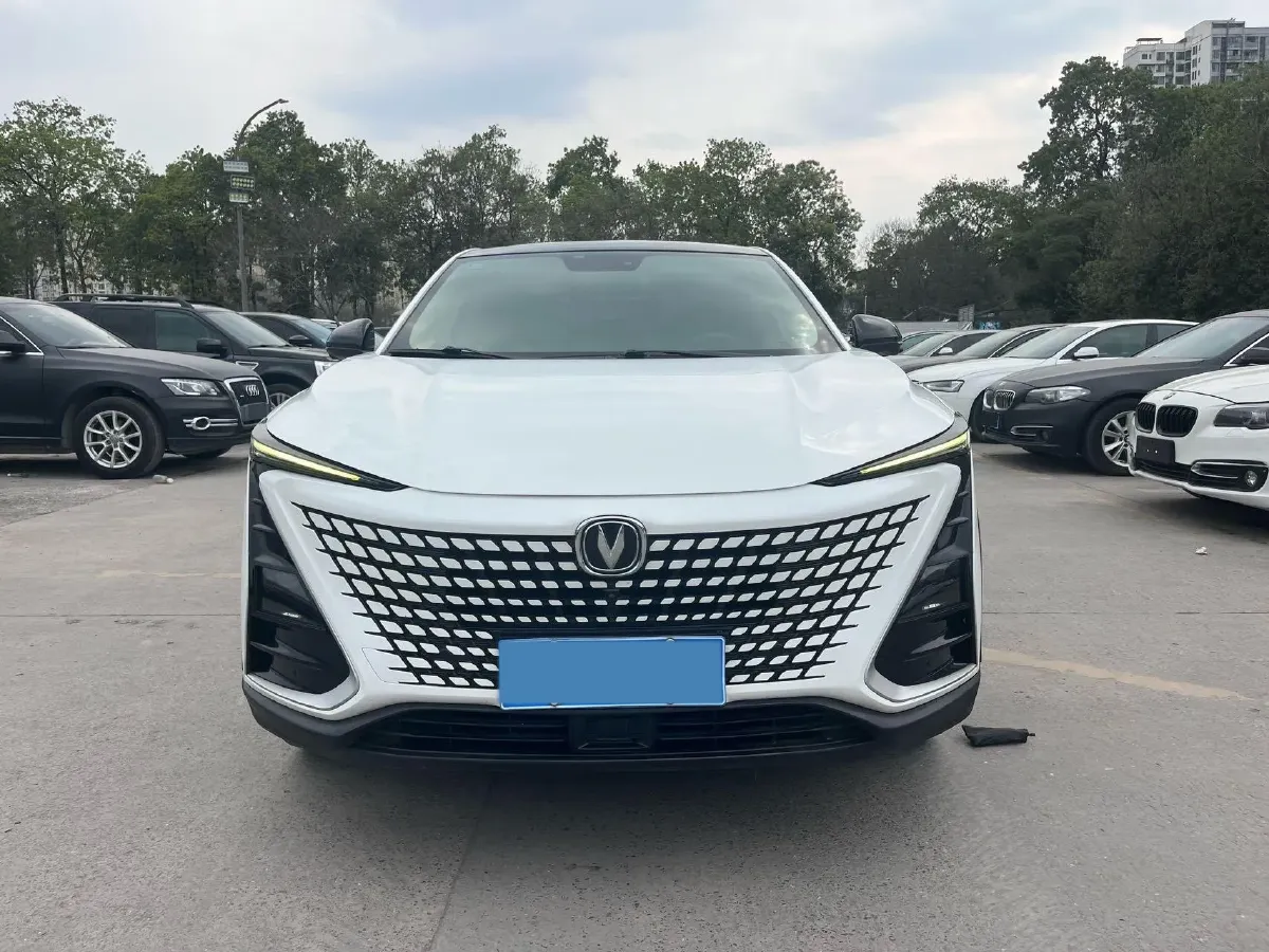2020 ChangAn UNI-T 1.5T 180HP L4 7DCT,autocango,china used car exporter,china ev exporter,chinese used car exporter,chinese used ev exporter