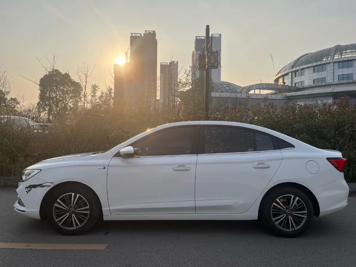 2019 Roewe i5 1.5L 120HP L4 5MT,autocango,china used car exporter,china ev exporter,chinese used car exporter,chinese used ev exporter