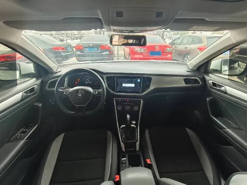 2019 Volkswagen T-Roc 1.4T 131HP L4 7DCT,autocango,china used car exporter,china ev exporter,chinese used car exporter,chinese used ev exporter
