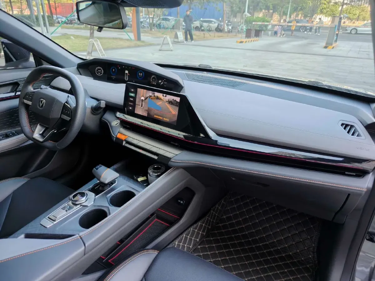 2022 ChangAn UNI-V 1.5T 188HP L4 7DCT,autocango,china used car exporter,china ev exporter,chinese used car exporter,chinese used ev exporter