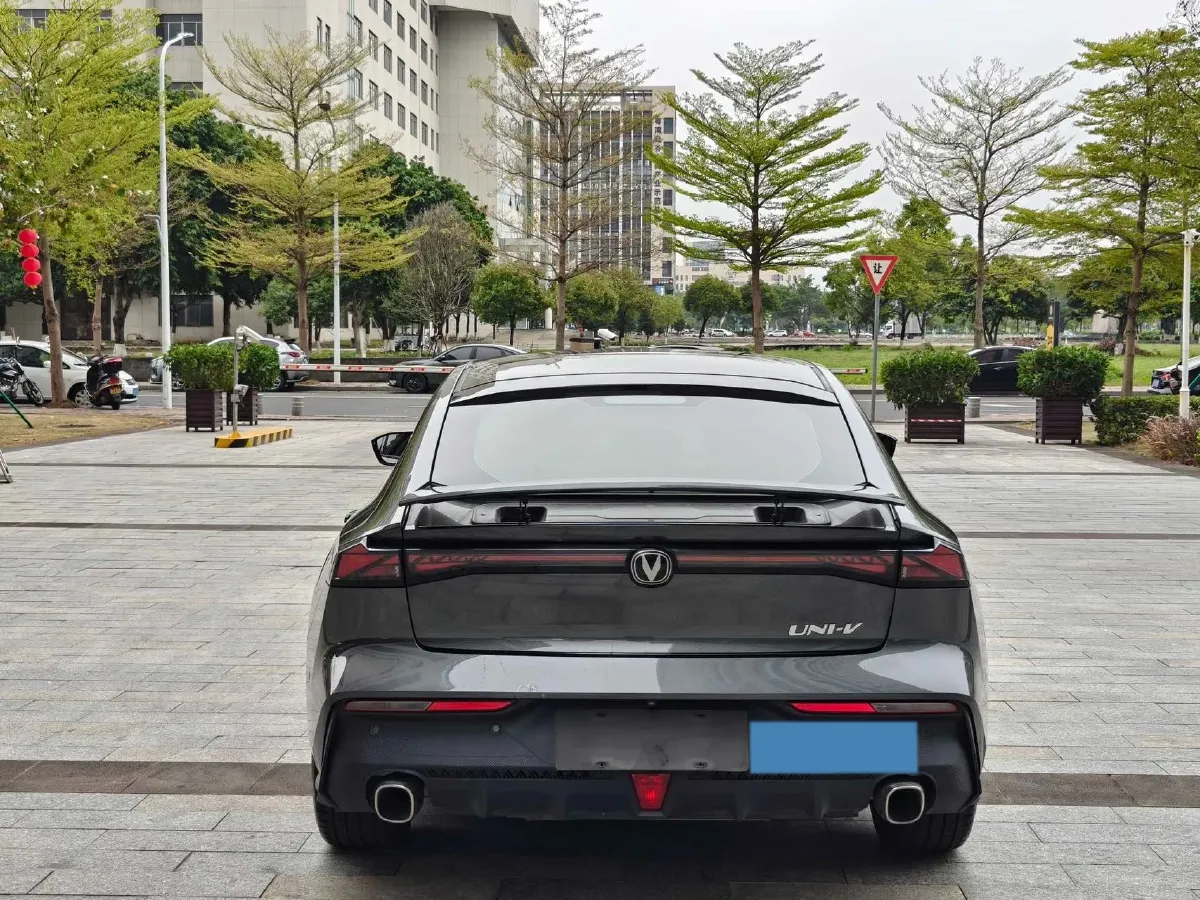 2022 ChangAn UNI-V 1.5T 188HP L4 7DCT,autocango,china used car exporter,china ev exporter,chinese used car exporter,chinese used ev exporter