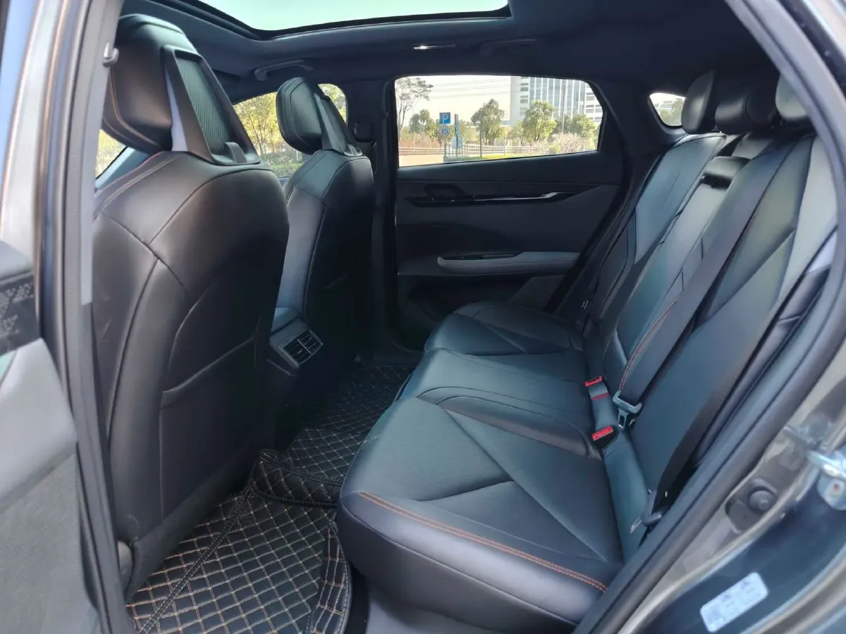 2022 ChangAn UNI-V 1.5T 188HP L4 7DCT,autocango,china used car exporter,china ev exporter,chinese used car exporter,chinese used ev exporter