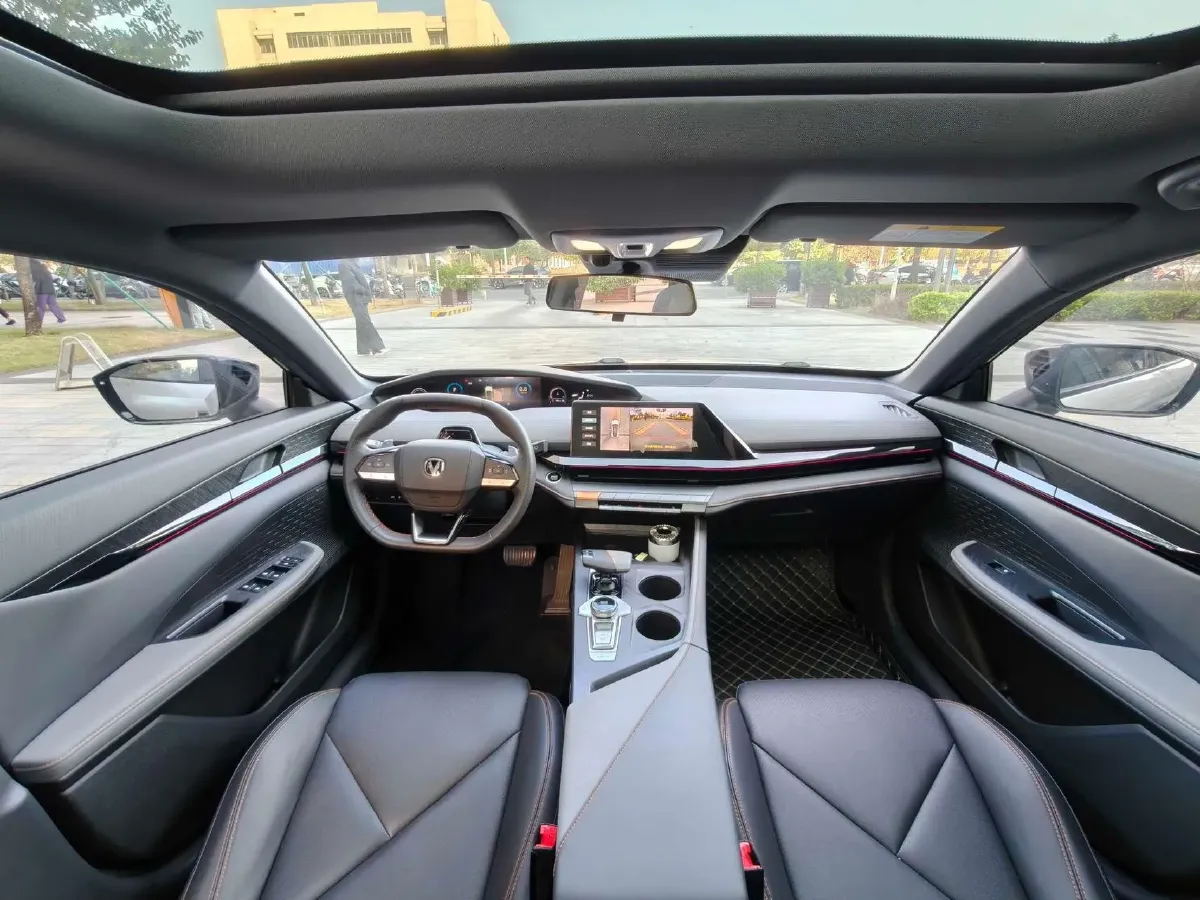 2022 ChangAn UNI-V 1.5T 188HP L4 7DCT,autocango,china used car exporter,china ev exporter,chinese used car exporter,chinese used ev exporter