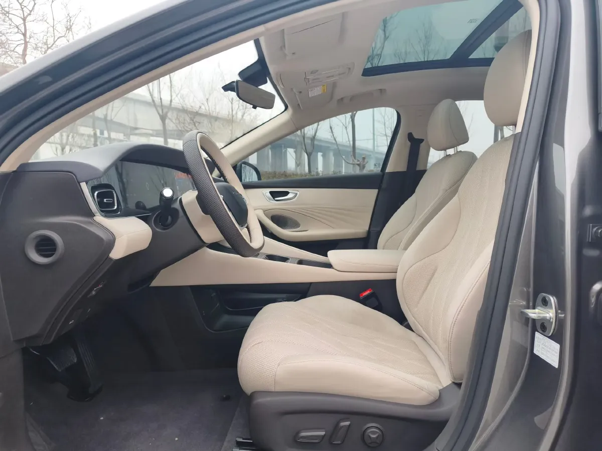 2023 Roewe D7 1.5L 112HP L4 1DHT PHEV 21.4KWH,autocango,china used car exporter,china ev exporter,chinese used car exporter,chinese used ev exporter