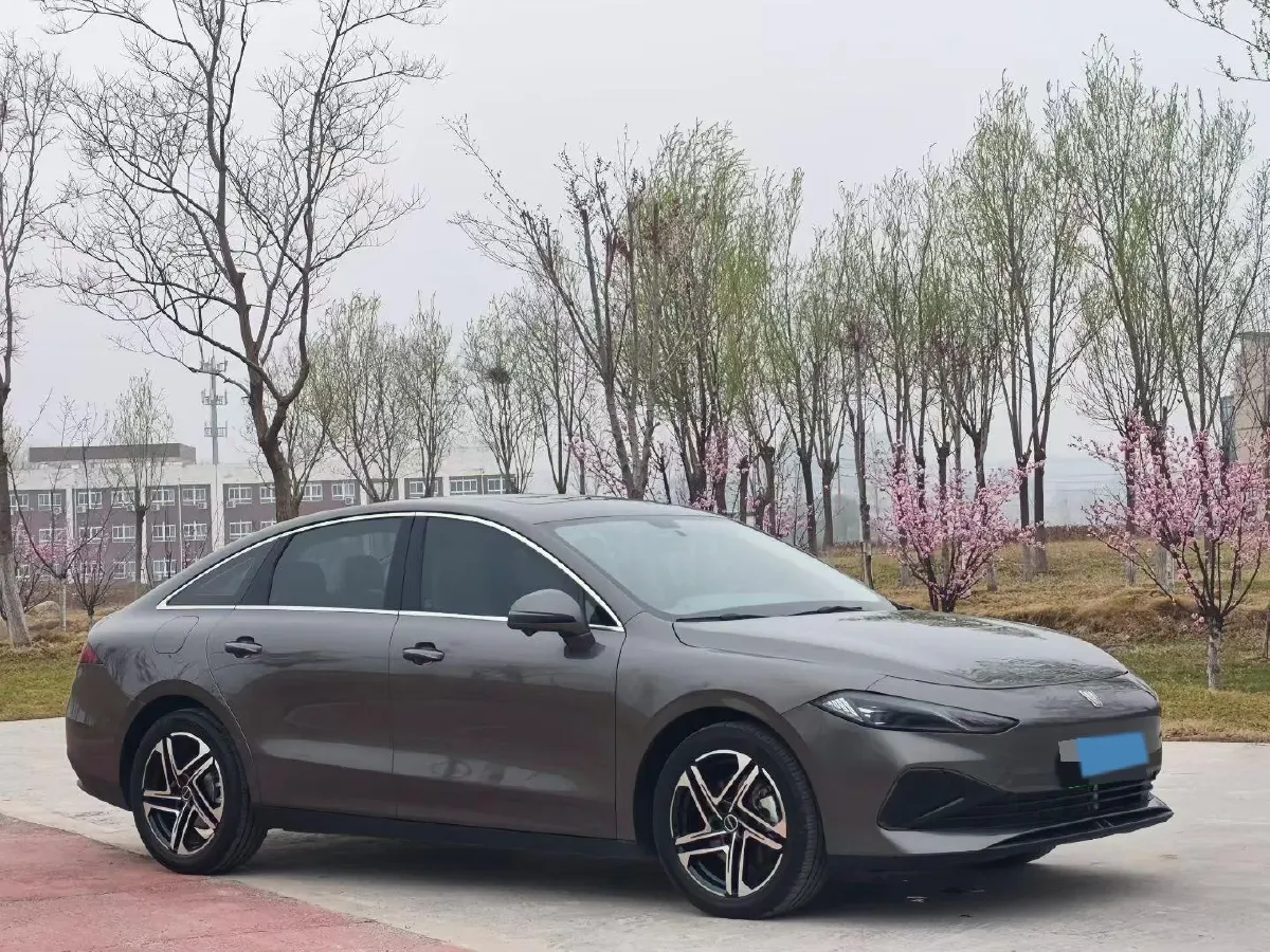 2023 Roewe D7 1.5L 112HP L4 1DHT PHEV 21.4KWH,autocango,china used car exporter,china ev exporter,chinese used car exporter,chinese used ev exporter