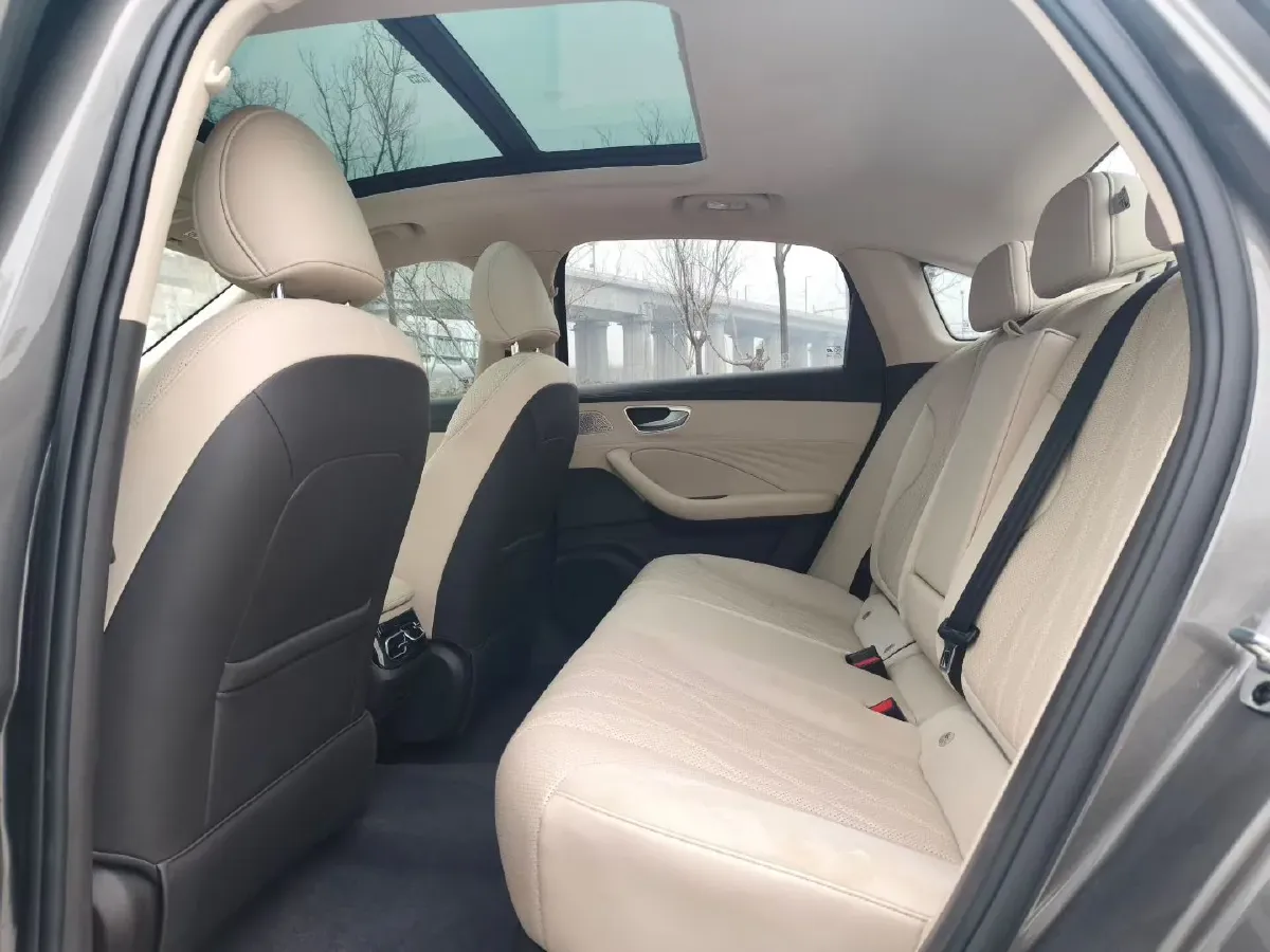 2023 Roewe D7 1.5L 112HP L4 1DHT PHEV 21.4KWH,autocango,china used car exporter,china ev exporter,chinese used car exporter,chinese used ev exporter