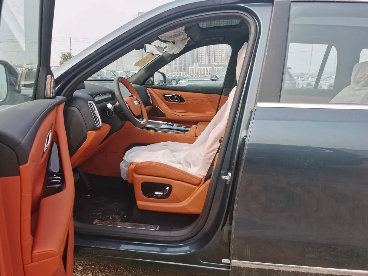 2025 Isuzu LingTuo 2.0T 220HP L4 8AT,autocango,china used car exporter,china ev exporter,chinese used car exporter,chinese used ev exporter