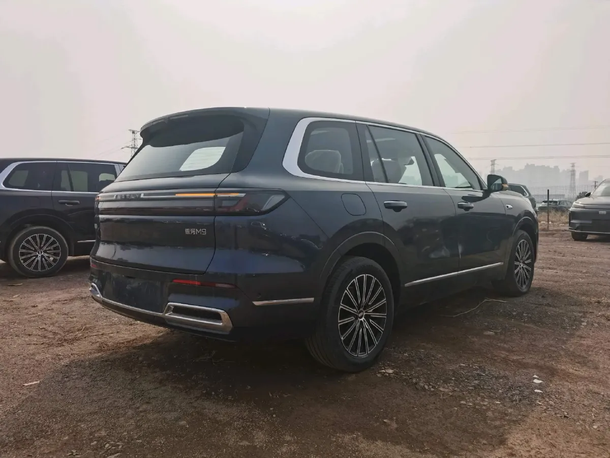 2025 Isuzu LingTuo 2.0T 220HP L4 8AT,autocango,china used car exporter,china ev exporter,chinese used car exporter,chinese used ev exporter