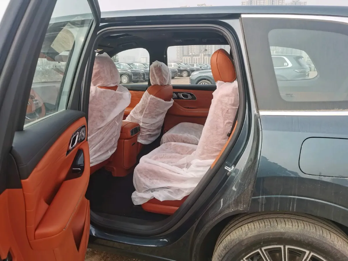 2025 Isuzu LingTuo 2.0T 220HP L4 8AT,autocango,china used car exporter,china ev exporter,chinese used car exporter,chinese used ev exporter