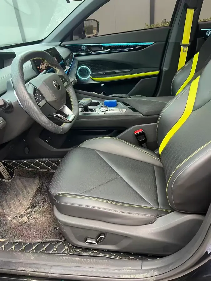 2022 ChangAn UNI-V 1.5T 188HP L4 7DCT,autocango,china used car exporter,china ev exporter,chinese used car exporter,chinese used ev exporter