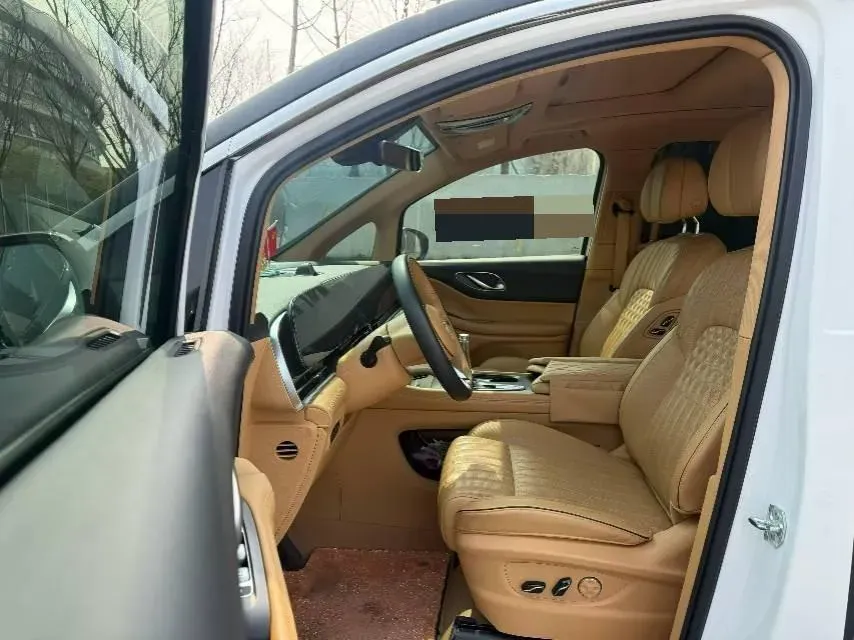 2022 Voyah Dream 1.5T 136HP L4 PHEV 25.57KWH,autocango,china used car exporter,china ev exporter,chinese used car exporter,chinese used ev exporter