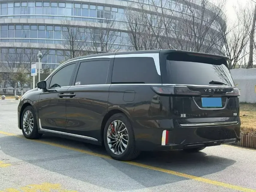 2022 Voyah Dream 1.5T 136HP L4 PHEV 25.57KWH,autocango,china used car exporter,china ev exporter,chinese used car exporter,chinese used ev exporter