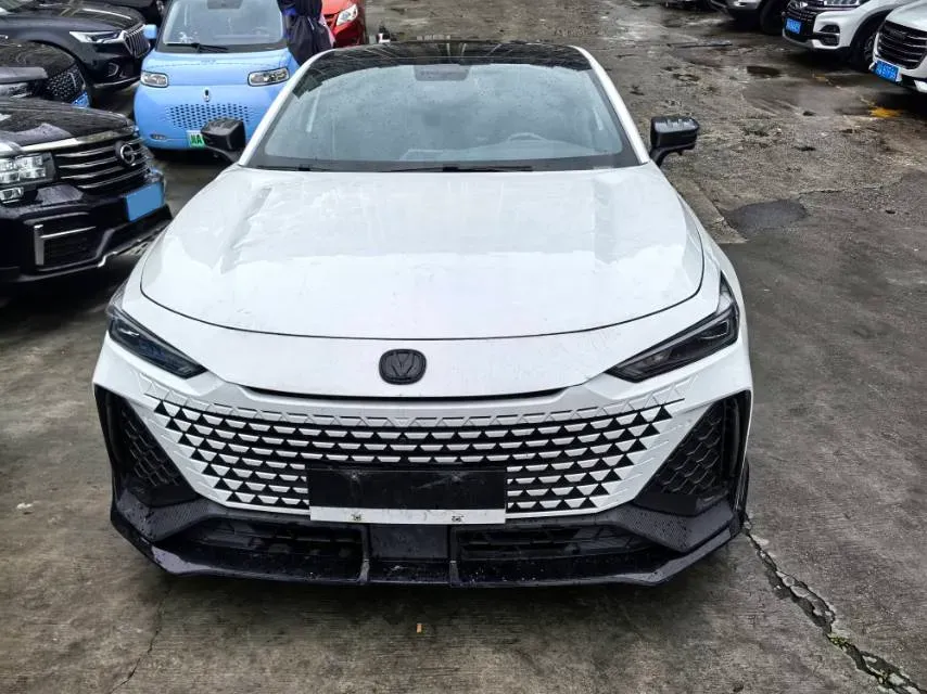 2022 ChangAn UNI-V 1.5T 188HP L4 7DCT,autocango,china used car exporter,china ev exporter,chinese used car exporter,chinese used ev exporter