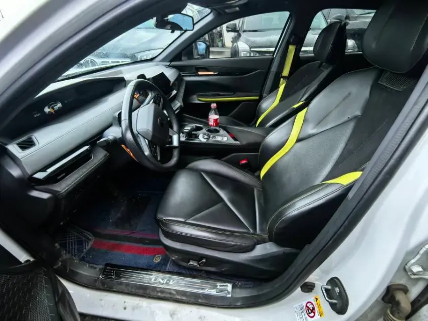 2022 ChangAn UNI-V 1.5T 188HP L4 7DCT,autocango,china used car exporter,china ev exporter,chinese used car exporter,chinese used ev exporter