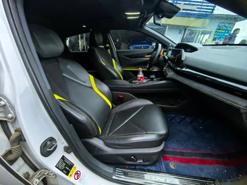 2022 ChangAn UNI-V 1.5T 188HP L4 7DCT,autocango,china used car exporter,china ev exporter,chinese used car exporter,chinese used ev exporter