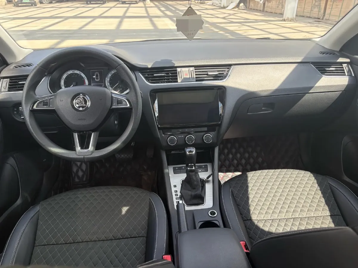 2019 Skoda Octavia 1.4T 150HP L4 7DCT,autocango,china used car exporter,china ev exporter,chinese used car exporter,chinese used ev exporter