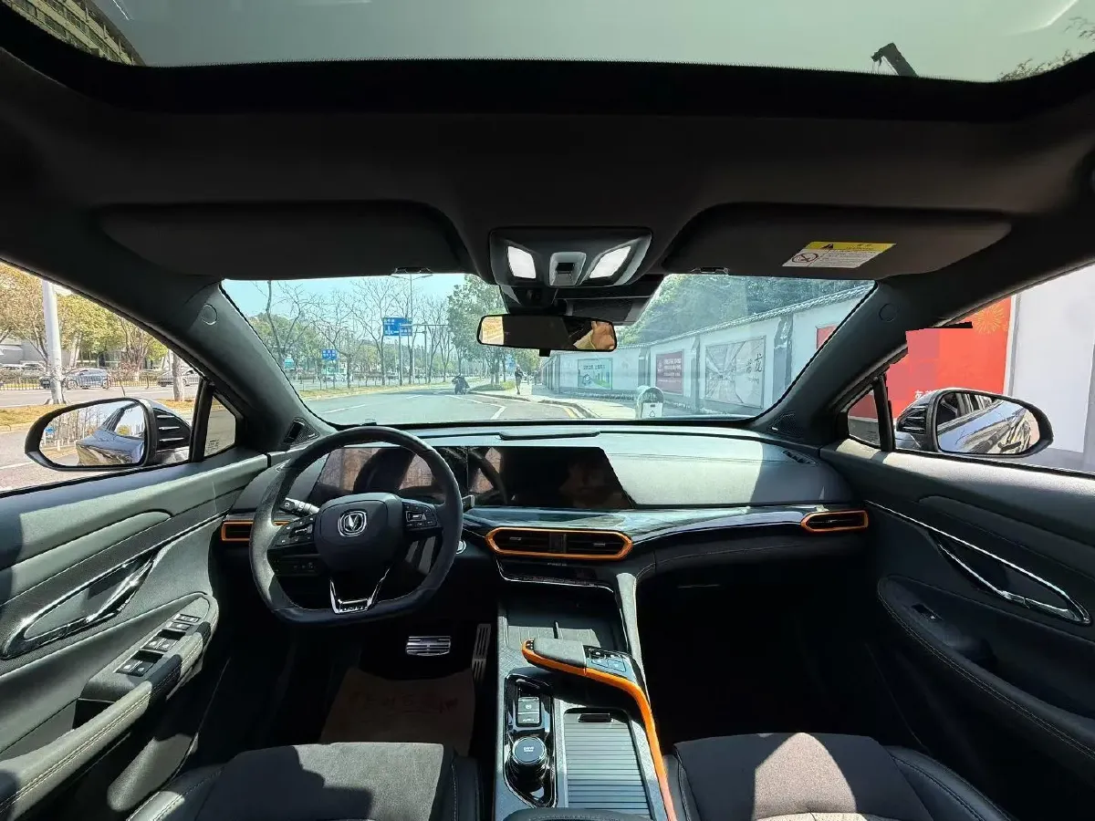 2022 ChangAn UNI-T 1.5T 188HP L4 7DCT,autocango,china used car exporter,china ev exporter,chinese used car exporter,chinese used ev exporter