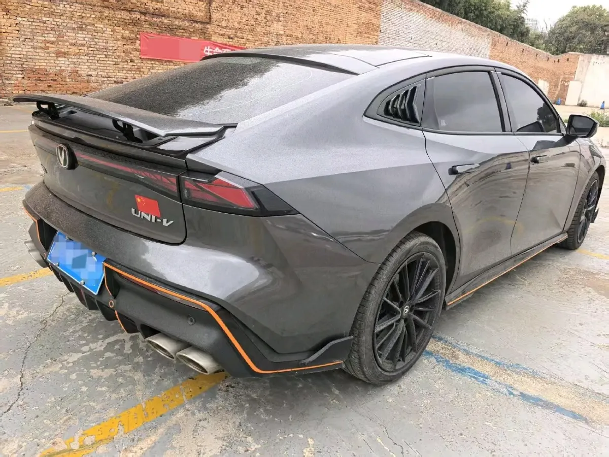 2023 ChangAn UNI-V 1.5T 188HP L4 7DCT,autocango,china used car exporter,china ev exporter,chinese used car exporter,chinese used ev exporter