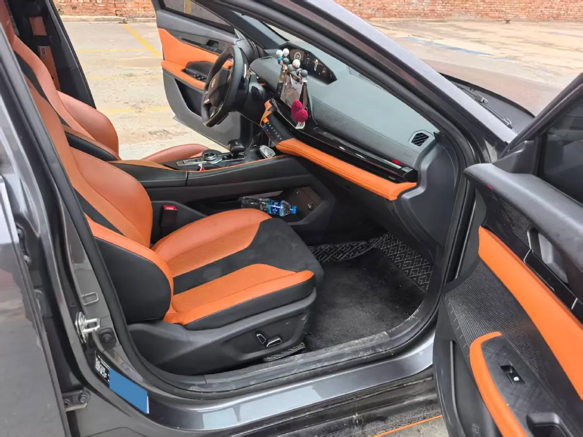 2023 ChangAn UNI-V 1.5T 188HP L4 7DCT,autocango,china used car exporter,china ev exporter,chinese used car exporter,chinese used ev exporter