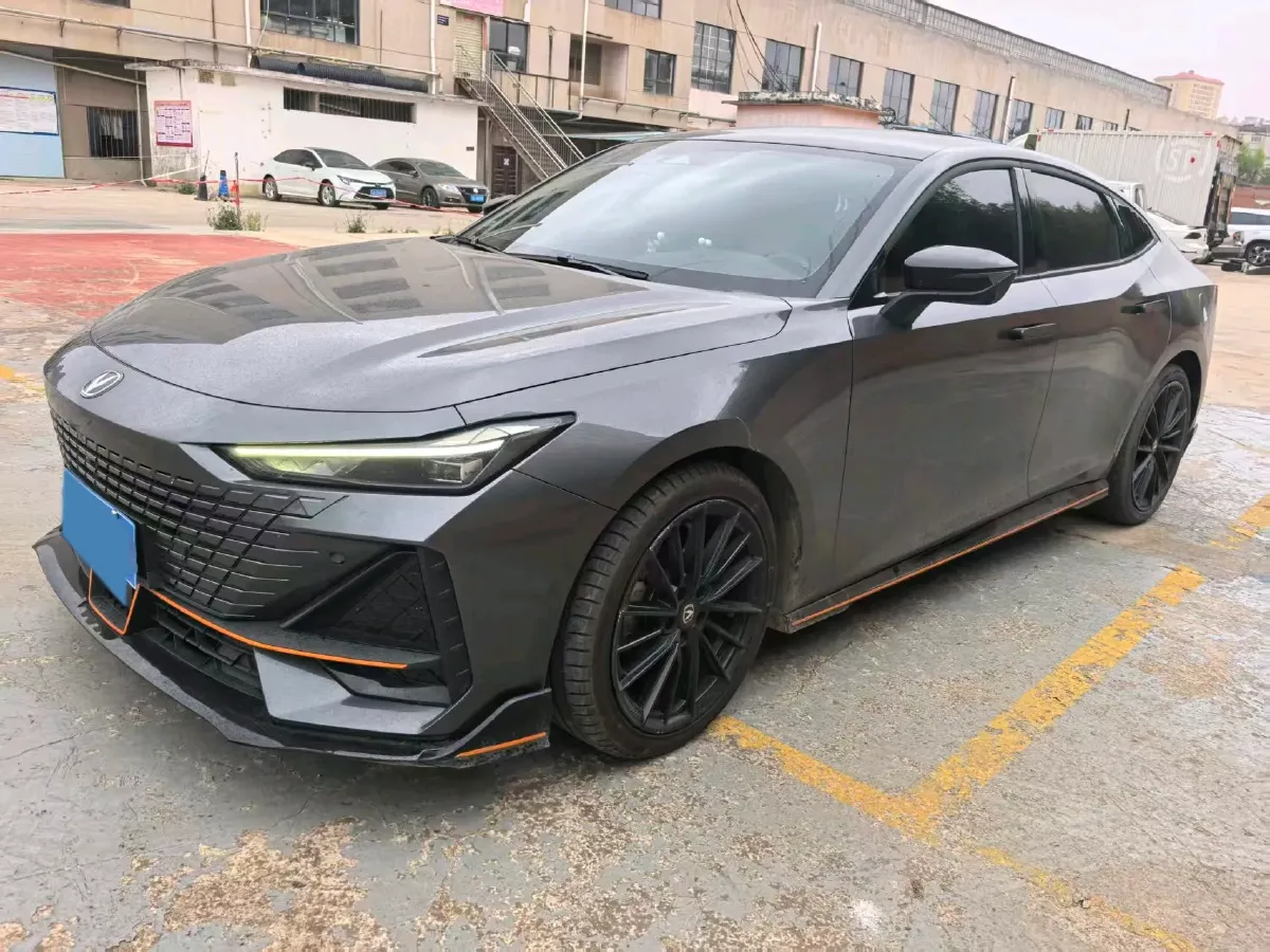 2023 ChangAn UNI-V 1.5T 188HP L4 7DCT,autocango,china used car exporter,china ev exporter,chinese used car exporter,chinese used ev exporter