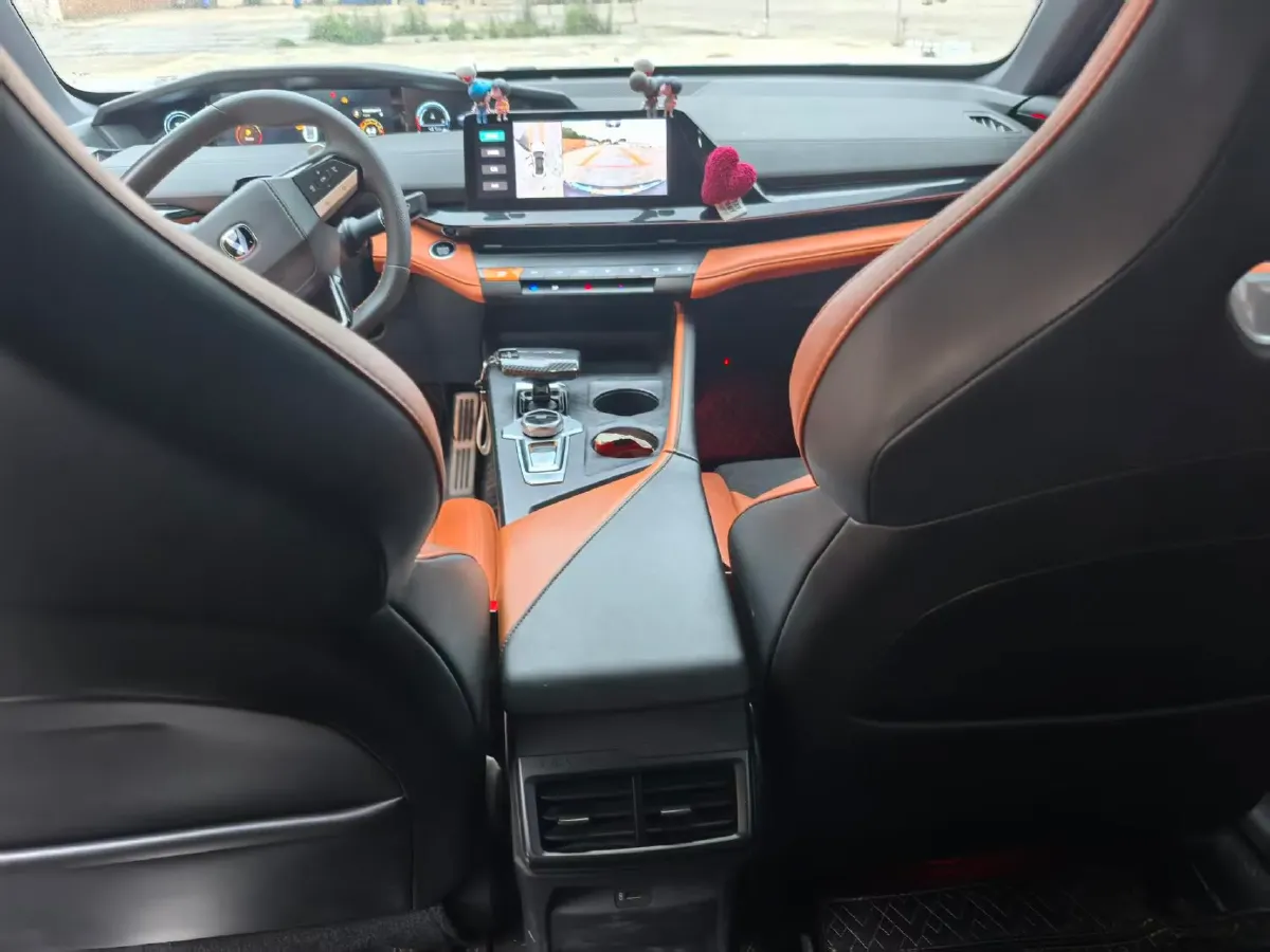 2023 ChangAn UNI-V 1.5T 188HP L4 7DCT,autocango,china used car exporter,china ev exporter,chinese used car exporter,chinese used ev exporter