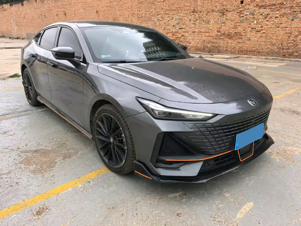 2023 ChangAn UNI-V 1.5T 188HP L4 7DCT,autocango,china used car exporter,china ev exporter,chinese used car exporter,chinese used ev exporter