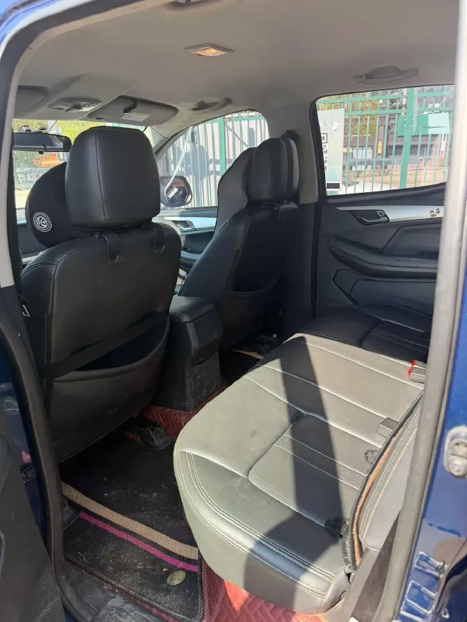 2022 Isuzu RE-MAX Jim 2.8T 120HP L4 5MT,autocango,china used car exporter,china ev exporter,chinese used car exporter,chinese used ev exporter