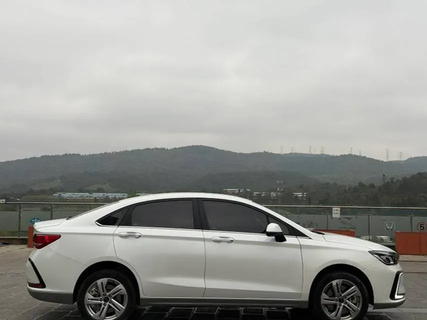 2022 ChangAn UNI-T 1.5T 188HP L4 7DCT,autocango,china used car exporter,china ev exporter,chinese used car exporter,chinese used ev exporter