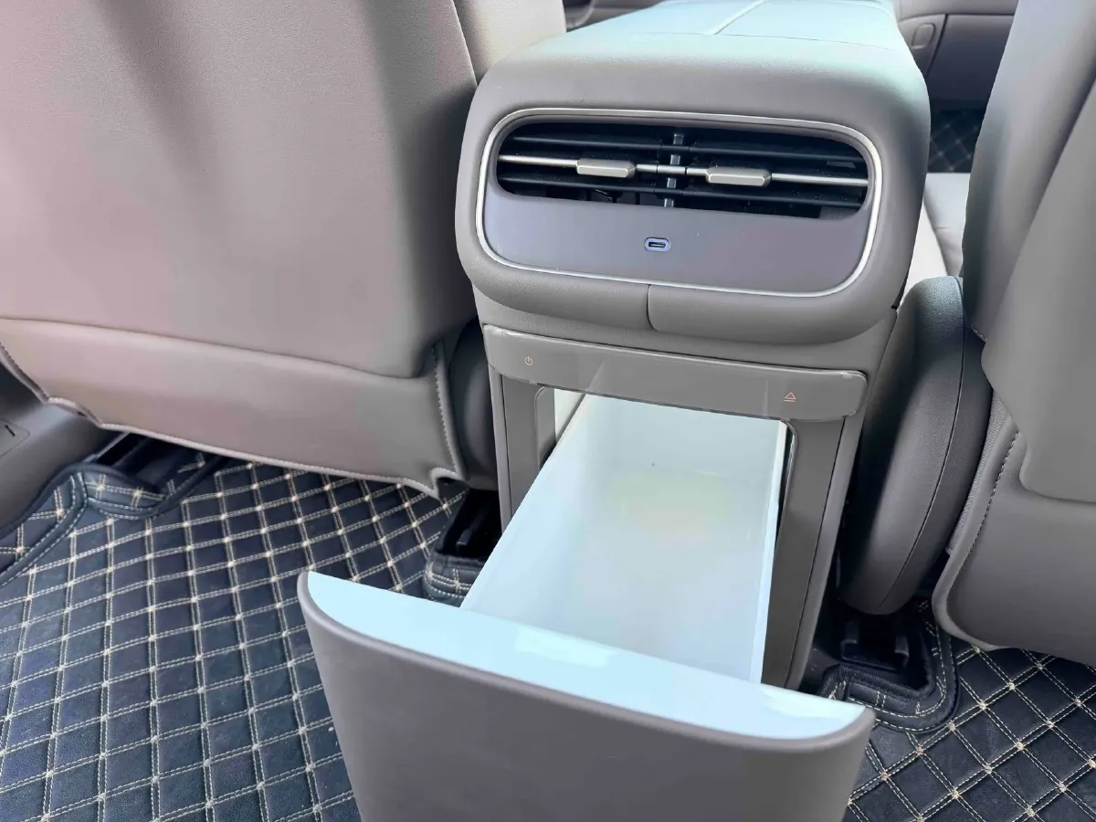 2026 IM LS6 REEV 155HP REEV,autocango,china used car exporter,china ev exporter,chinese used car exporter,chinese used ev exporter